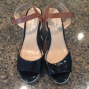 Montego Bay Club Black and Tan Sandals